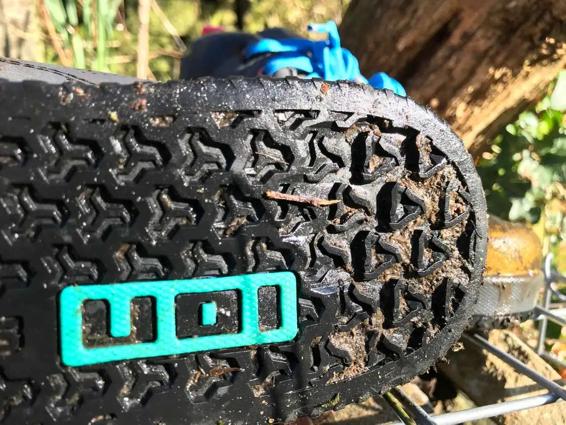 ION Scrub AMP Flat Shoes