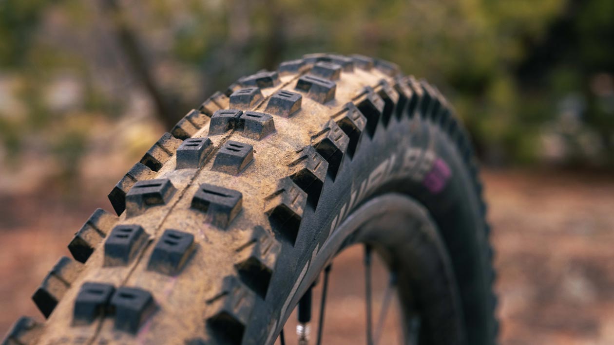Schwalbe Tacky Chan Super Gravity Addix Soft