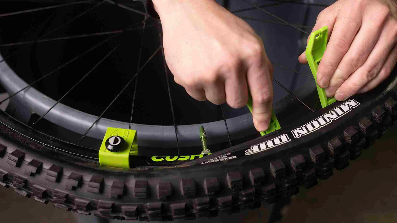CushCore Bead Bro Tubeless Tyre Installation Tool for MTB