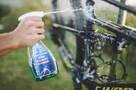 Squirt Biodegradable Bike Cleaner with 3 super concentrate refill sachets